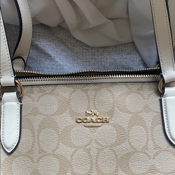 Authentic Coach purse - Picture 3 of 7